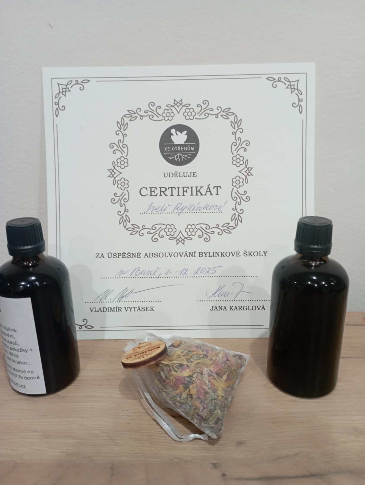 Certifikát z bylinkové školy Ke kořenům